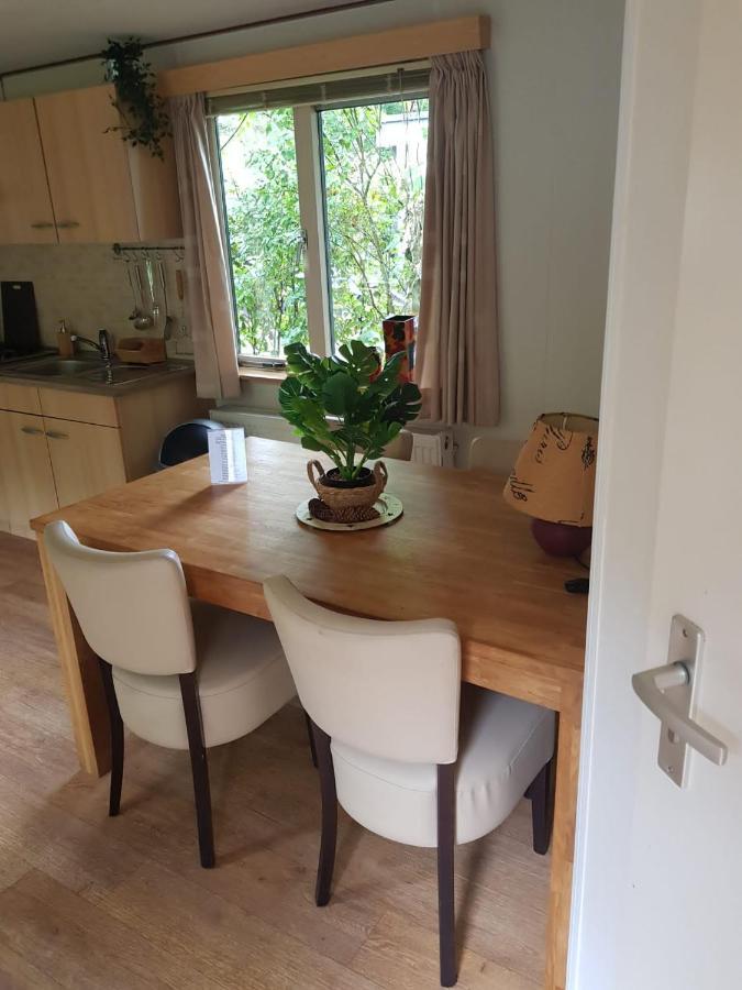 Sfeervolle Chalet Met Terras, H14 De Veldkamp, Epe, Voor 4 Personen Villa Esterno foto
